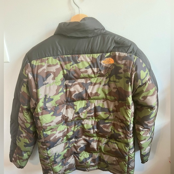 North Face Camouflage winter puffer jacket, Boys XL 18-20 - Picture 2 of 4
